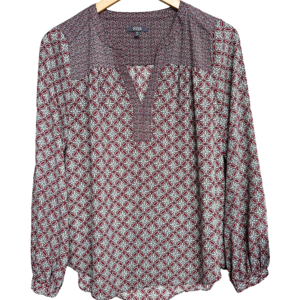 NYDJ | Women's Split Collar Peasant Top In Etched Hearts Peacoat